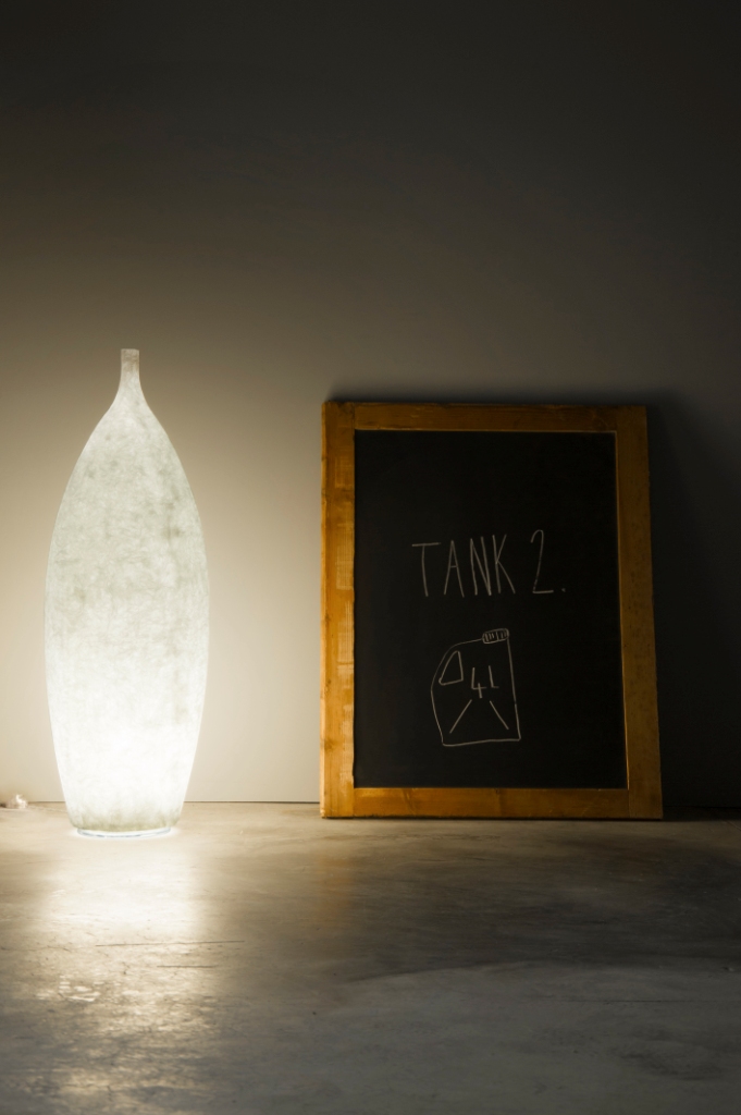 Lampada Da Pavimento Tank 2 In-Es Artdesign Collezione Luna Colore Blu Dimensione 92 Cm Diam. 29 Cm